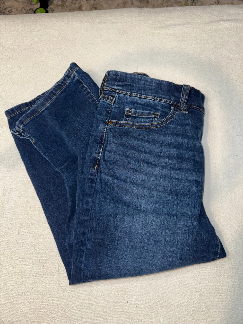 Women’s Dark Blue Classic Denim Capris